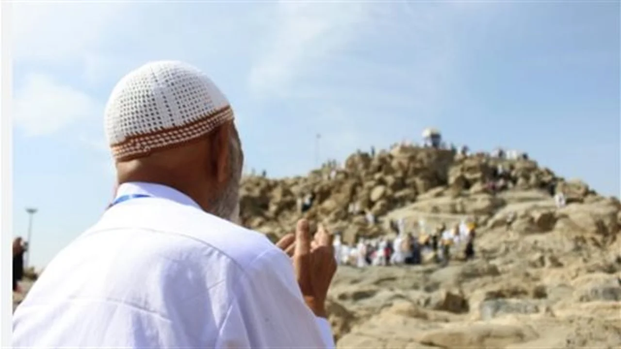 متى يمكن متابعة مناسك الحج عبر القنوات السعودية؟